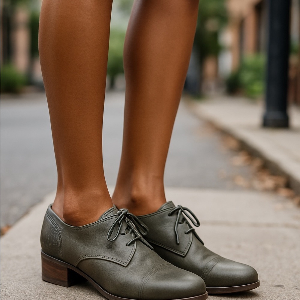Dansko Louise Derby Lace Up Distressed Gray Heeled Oxford Sz 37 US 7